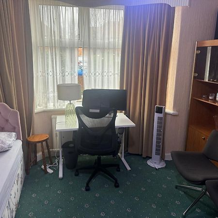 Room Canvey Island Εξωτερικό φωτογραφία